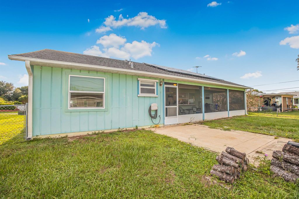 Photo of 9156 101st Avenue, Vero Beach, FL 32967 (MLS # R11120763)