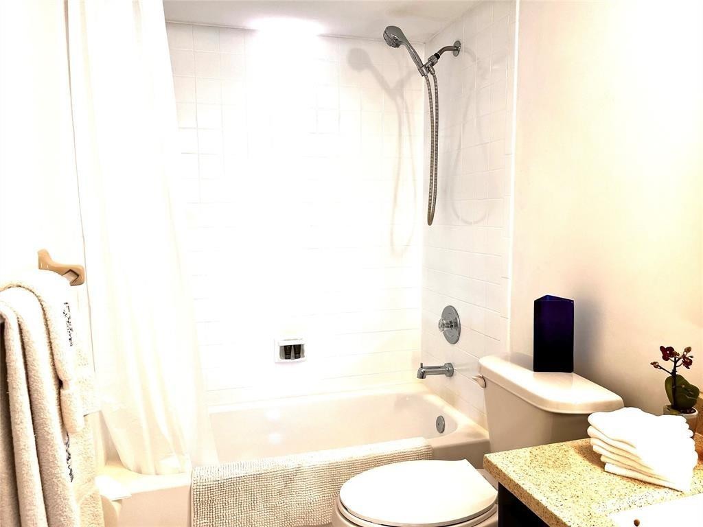 Lake Emerald - Residential Lease