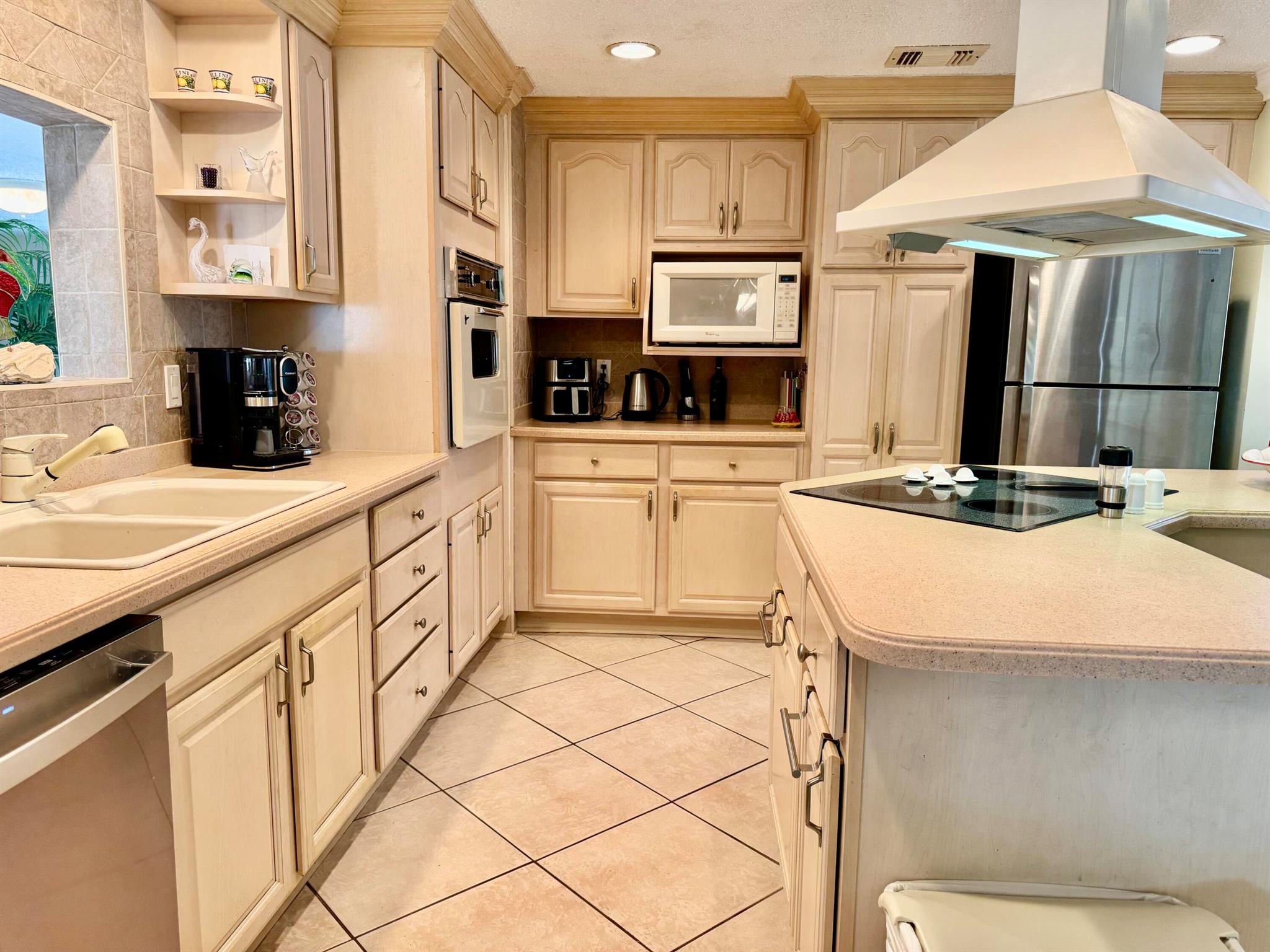 HIGHLAND MEADOWS ESTATES - Residential