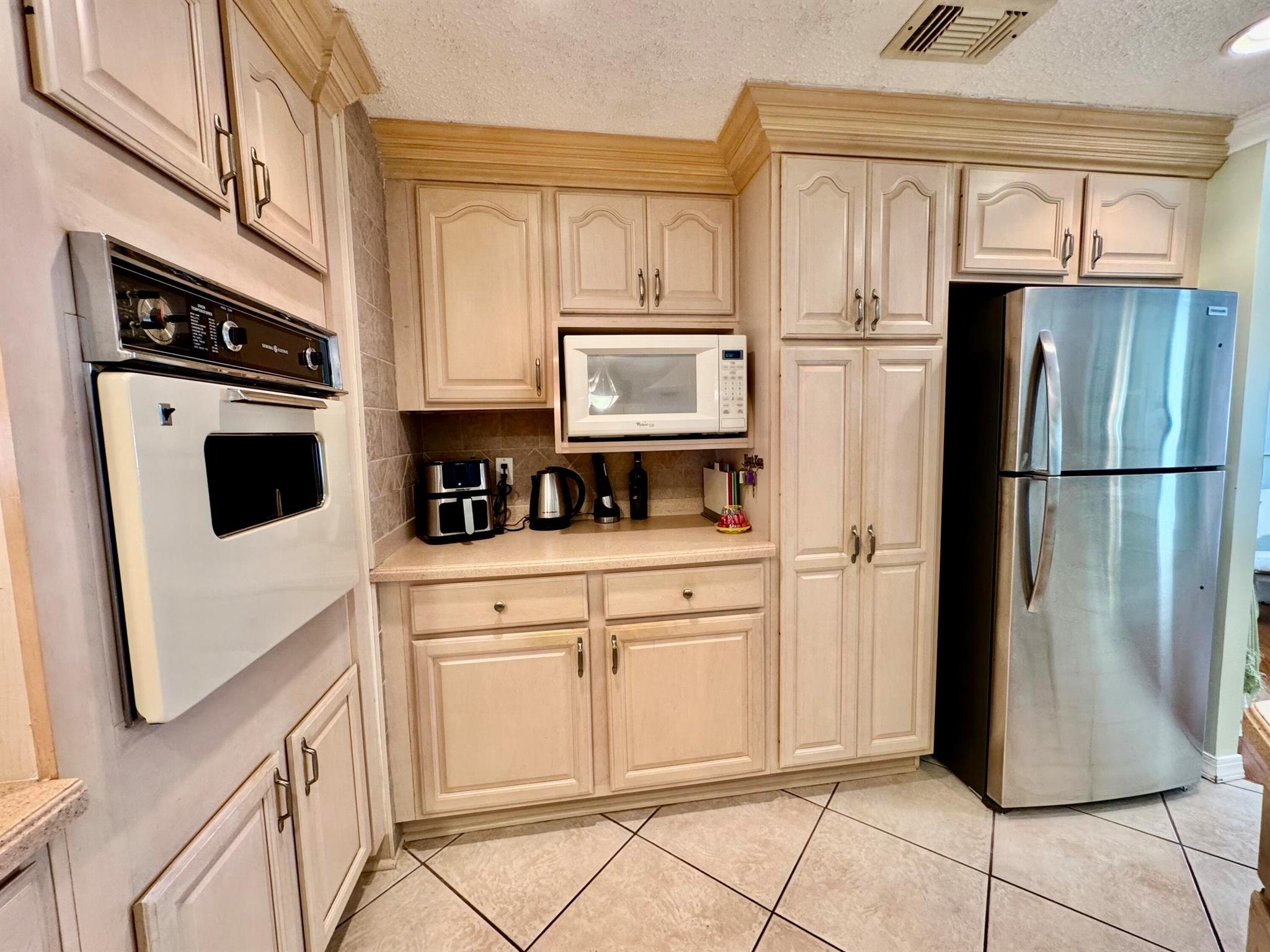 HIGHLAND MEADOWS ESTATES - Residential