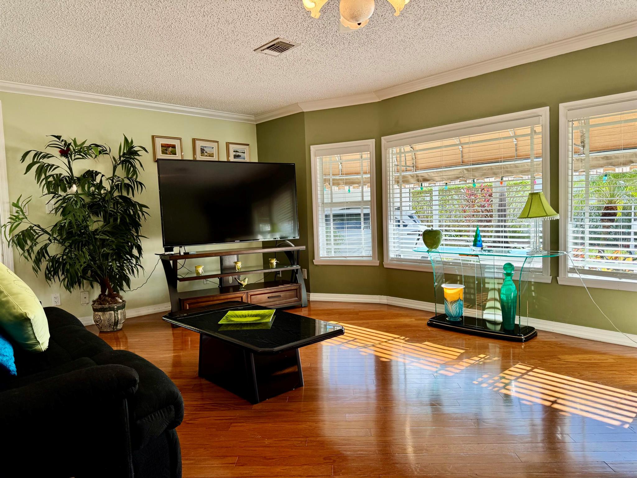 HIGHLAND MEADOWS ESTATES - Residential