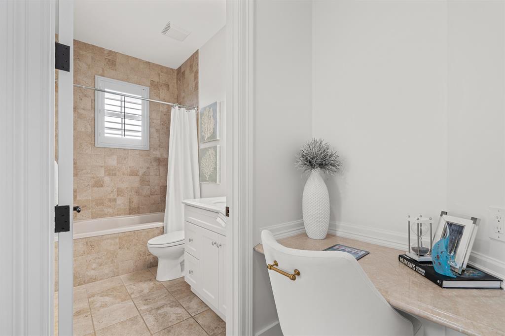 LAKEWOOD - Residential