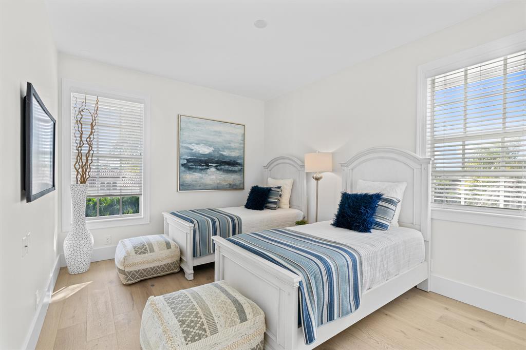 LAKEWOOD - Residential