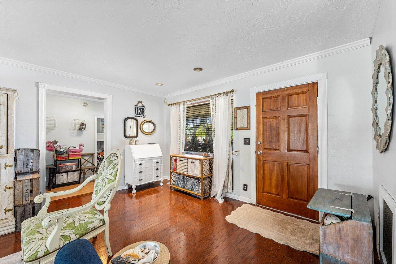 NORTHRIDGE - Residential