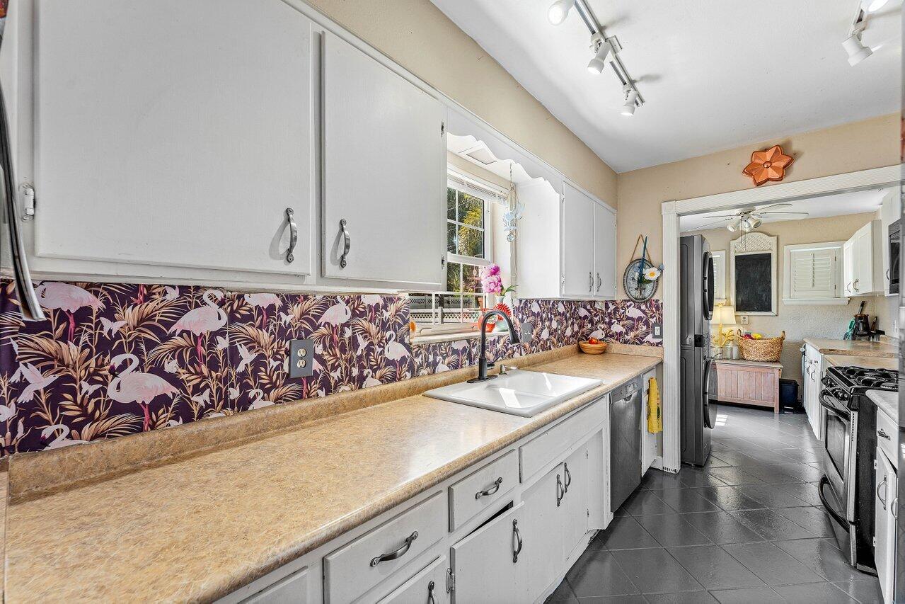 NORTHRIDGE - Residential