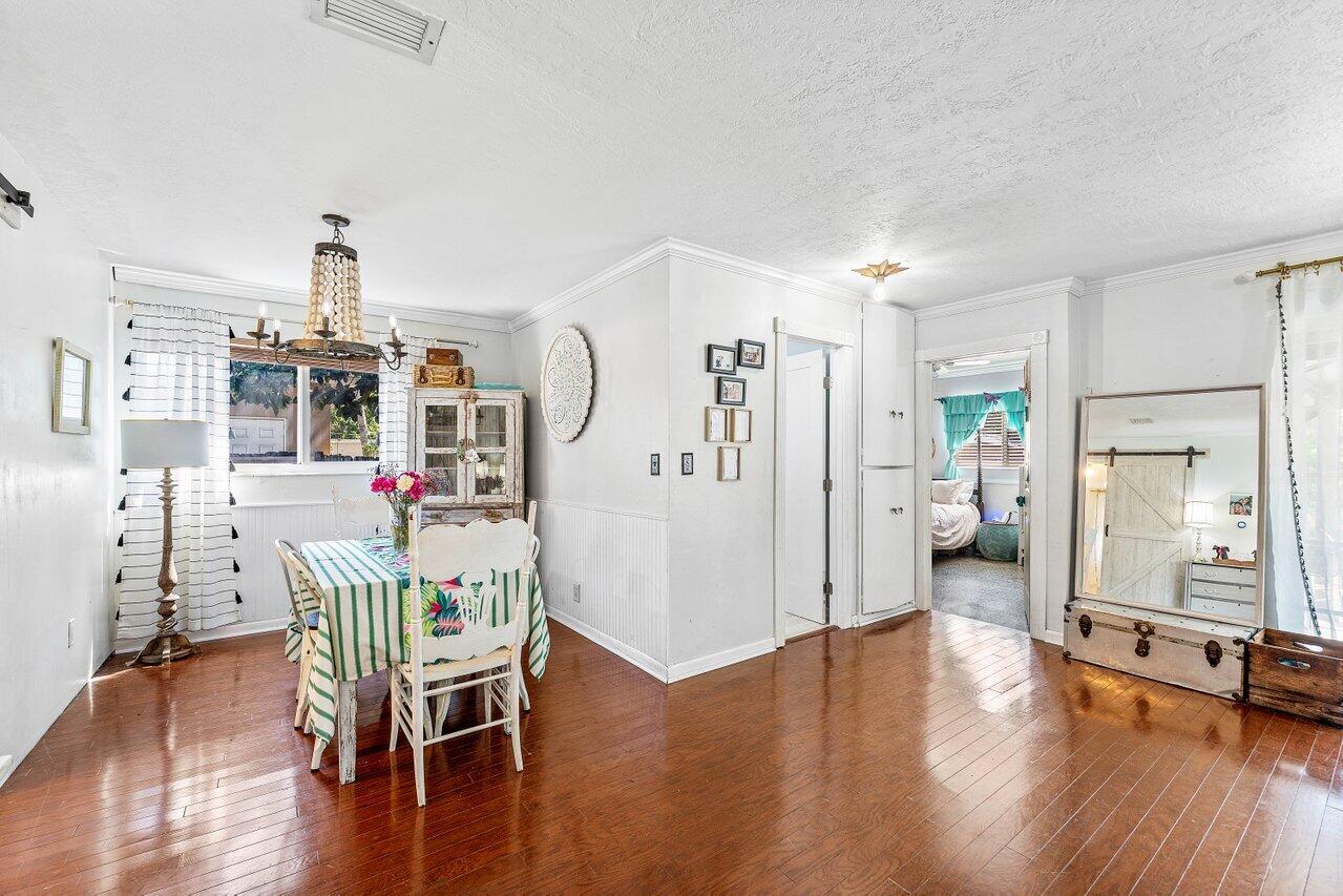 NORTHRIDGE - Residential