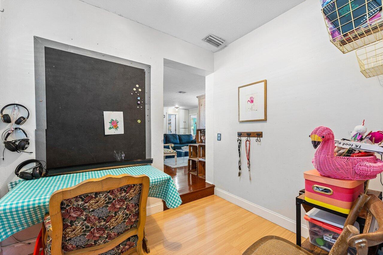 NORTHRIDGE - Residential