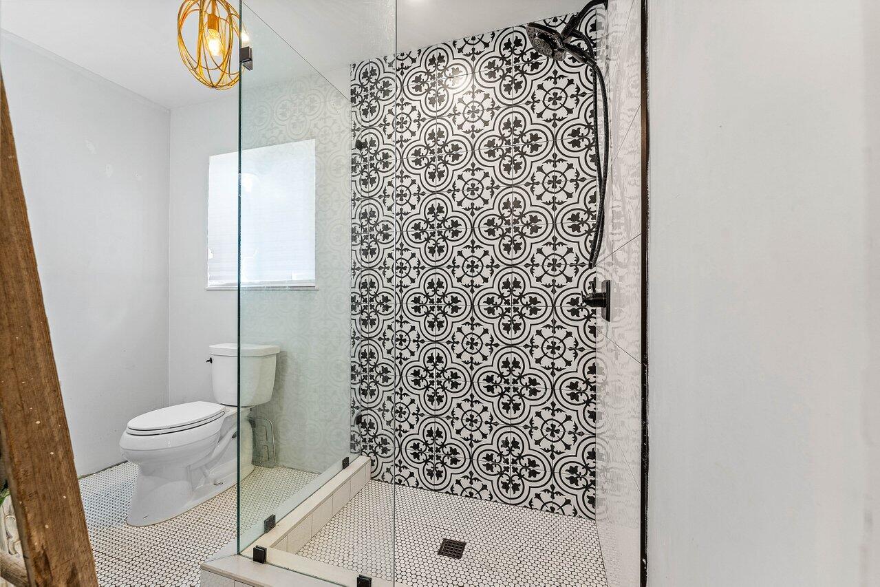 NORTHRIDGE - Residential