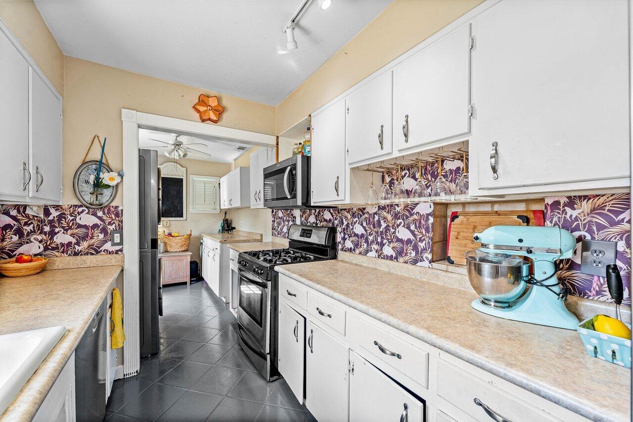 NORTHRIDGE - Residential