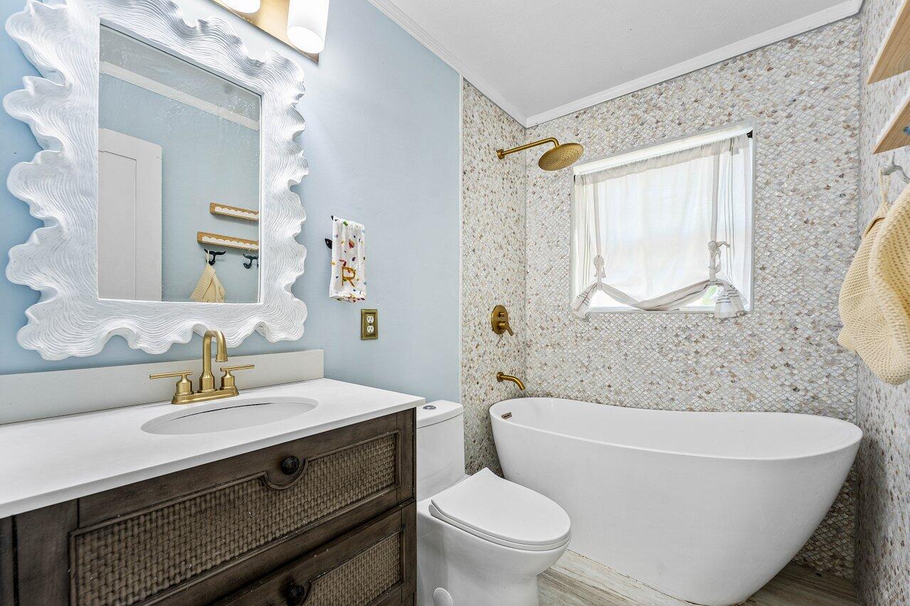 NORTHRIDGE - Residential