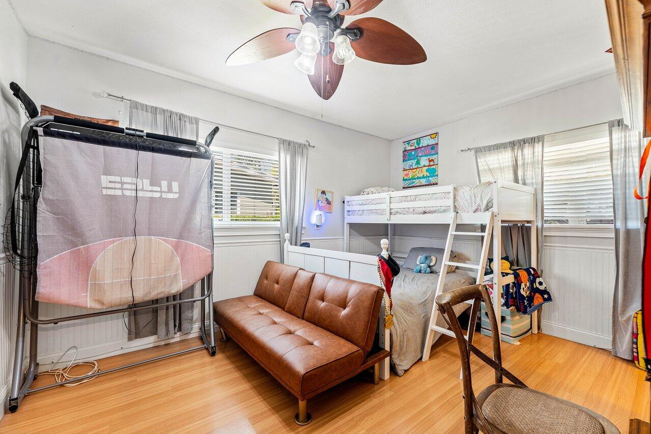 NORTHRIDGE - Residential