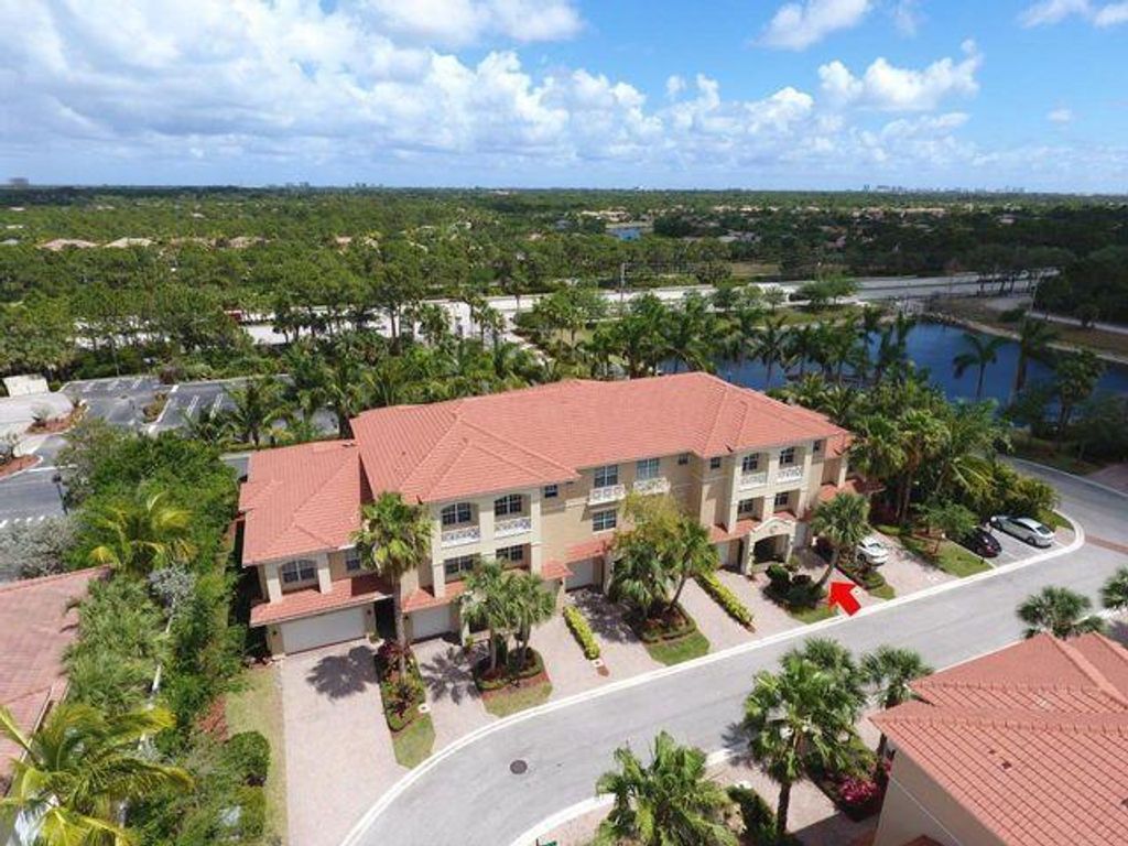 Photo of 4702 Artesa Way Way E, Palm Beach Gardens, FL 33418 (MLS # R10682983)