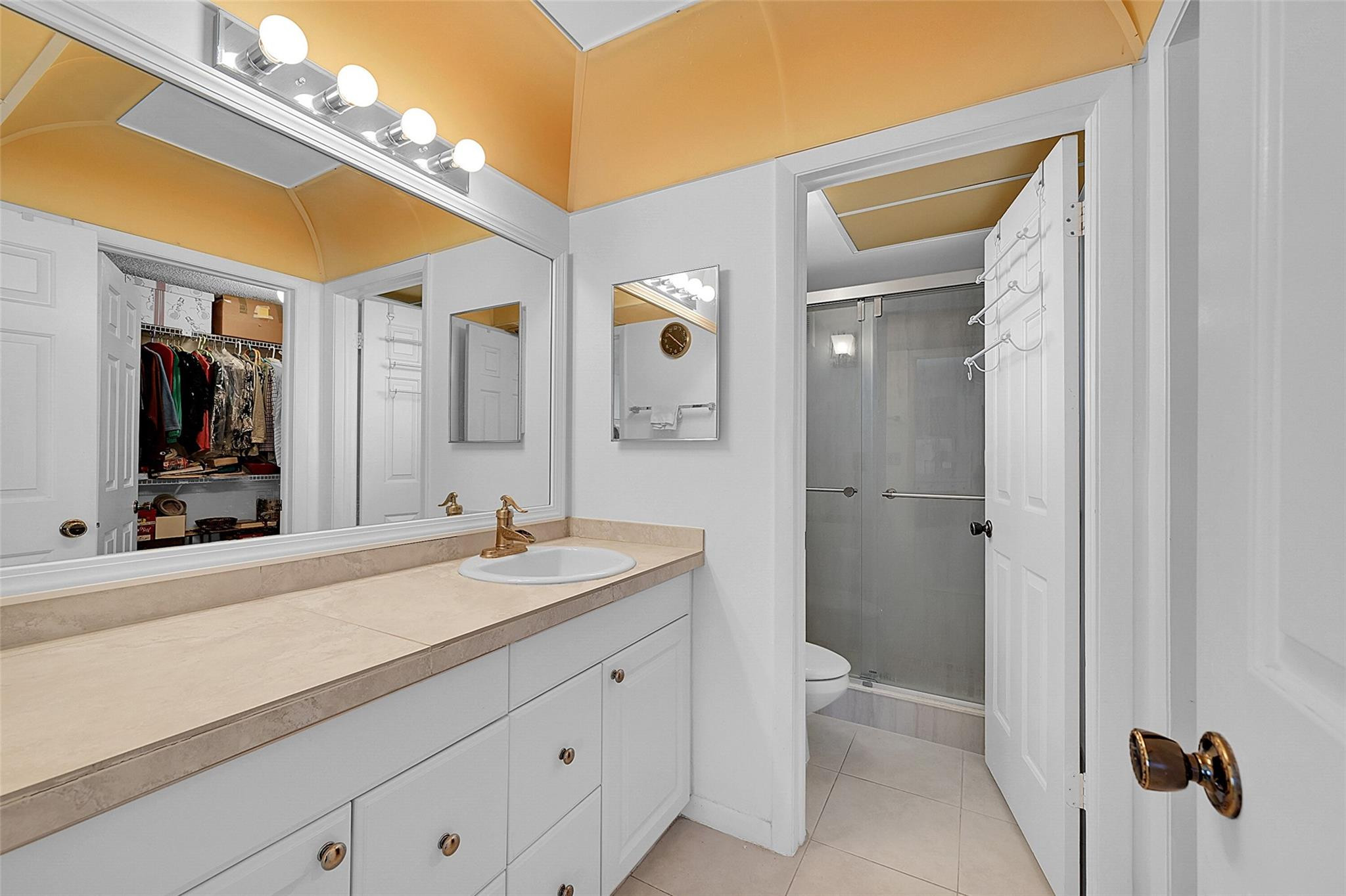 HIDDEN WOODS OF DEERCREEK - Residential