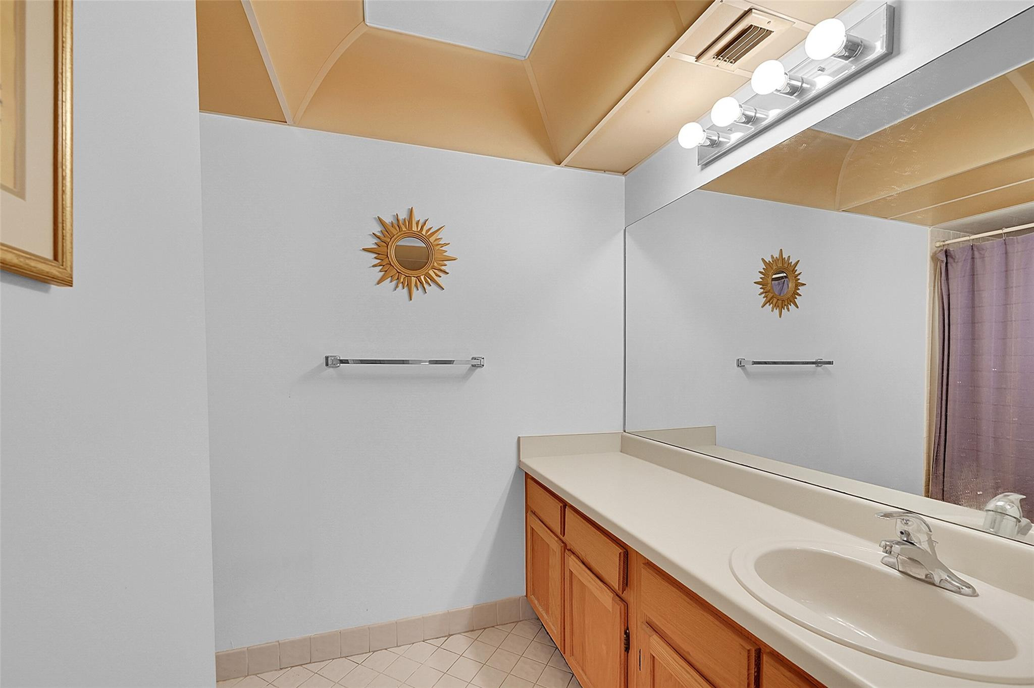 HIDDEN WOODS OF DEERCREEK - Residential