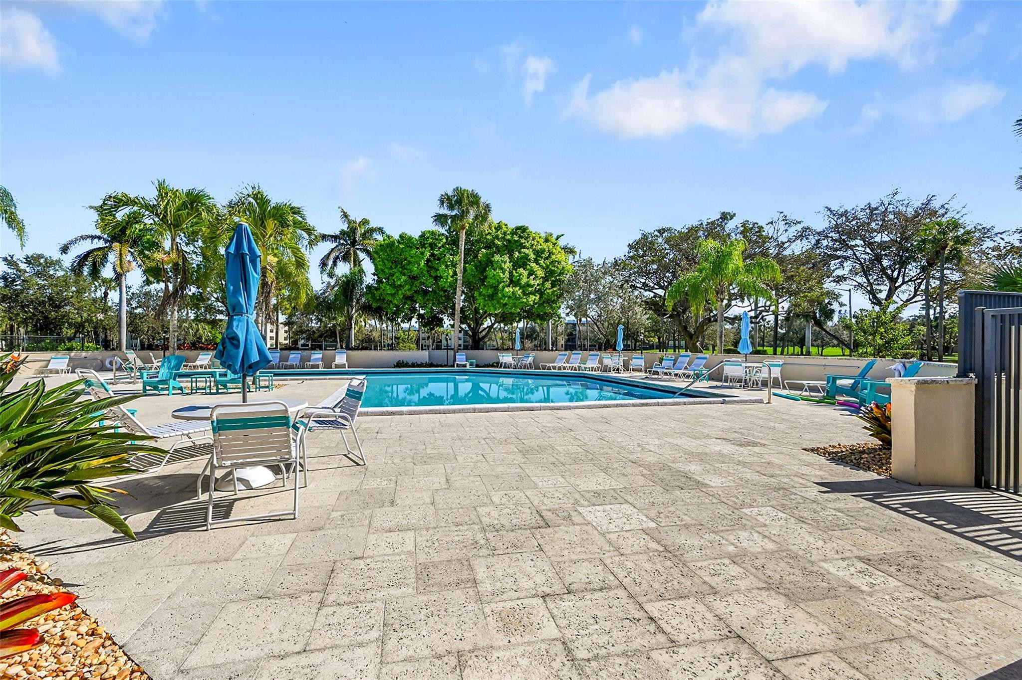 HIDDEN WOODS OF DEERCREEK - Residential