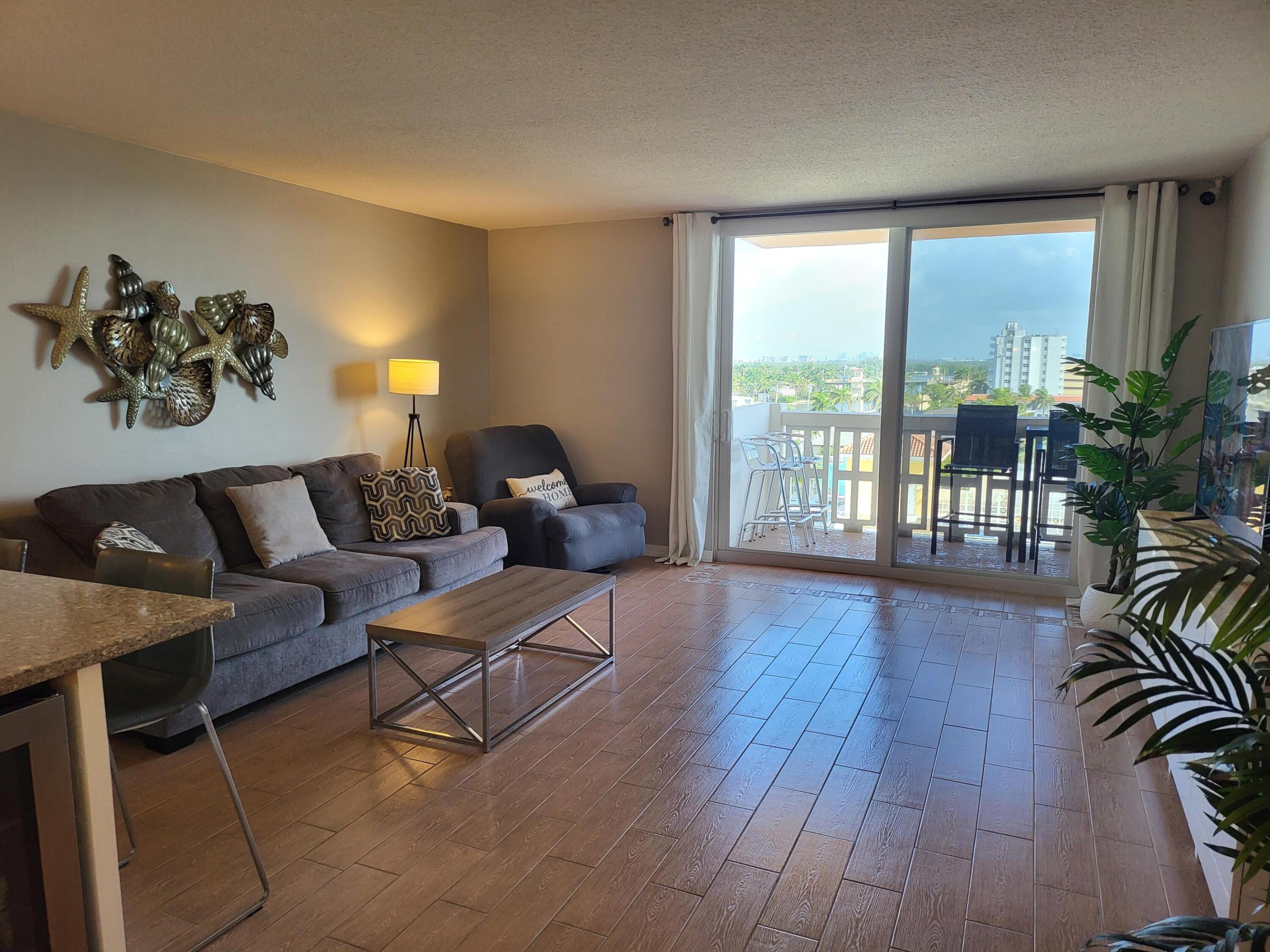 View photos, virtual tours, details... 801 S Ocean Drive 805
