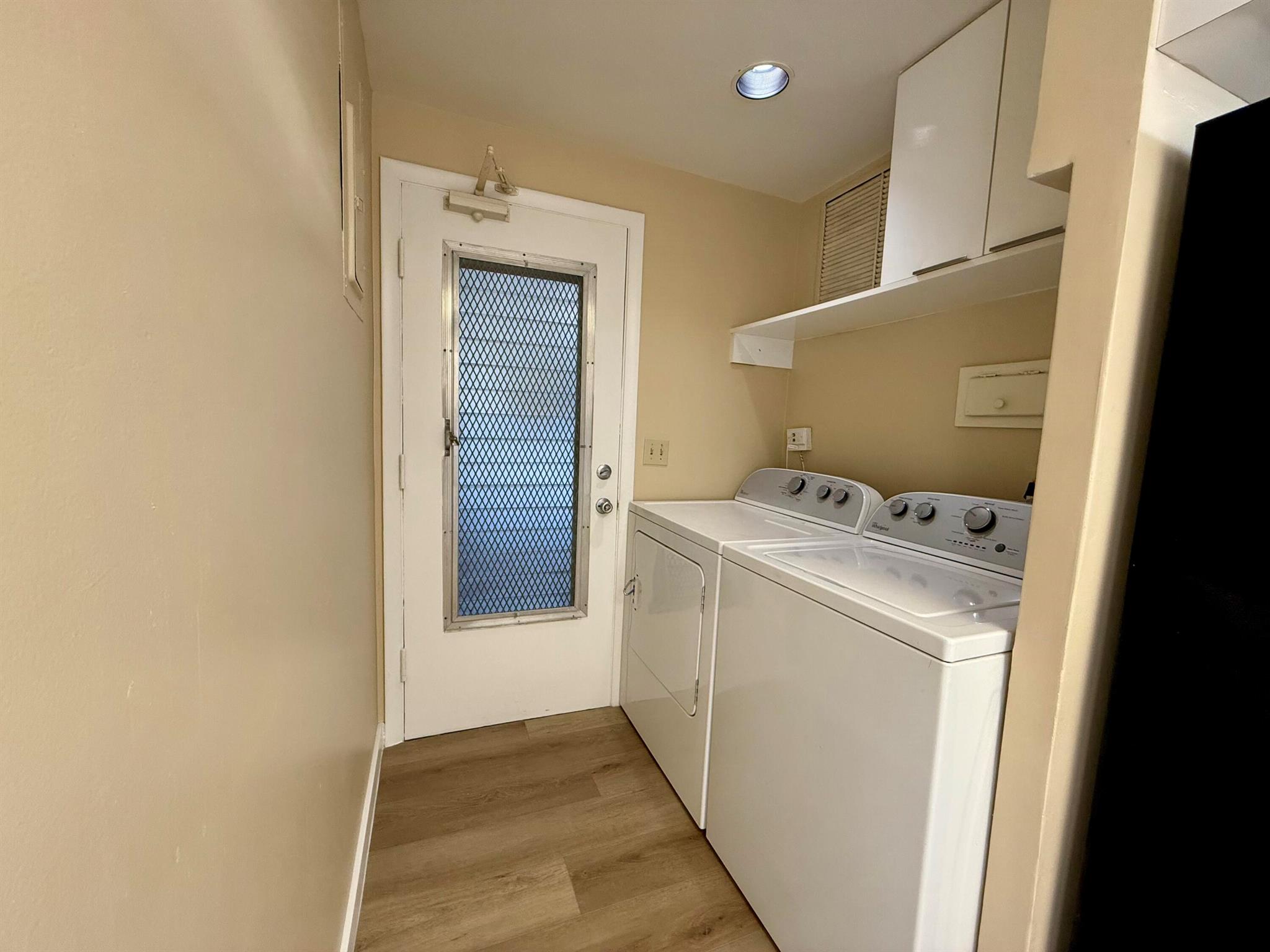 S/D OF 16-46-43 LYG E OF - Residential Lease