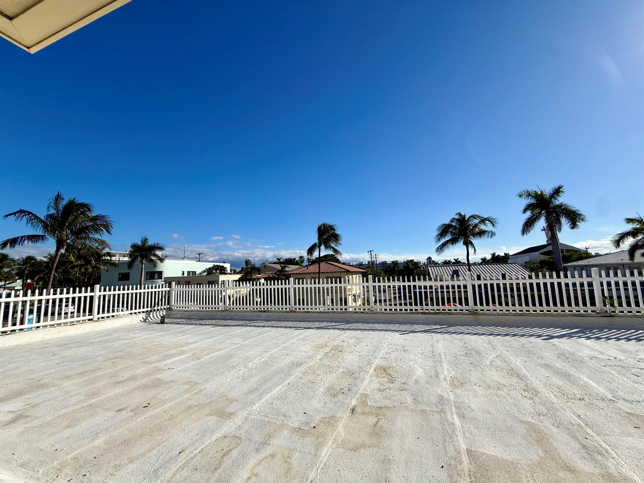 S/D OF 16-46-43 LYG E OF - Residential Lease