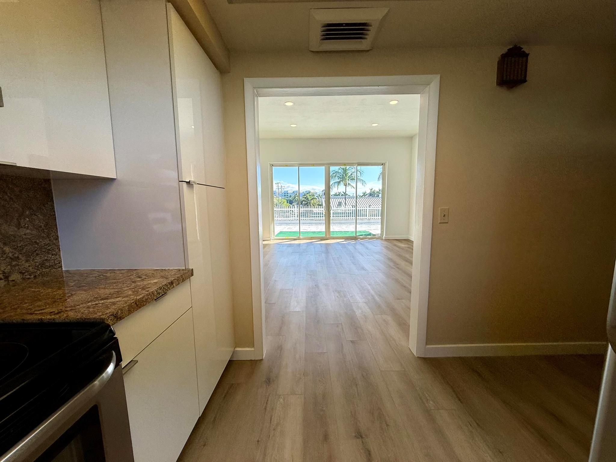 S/D OF 16-46-43 LYG E OF - Residential Lease