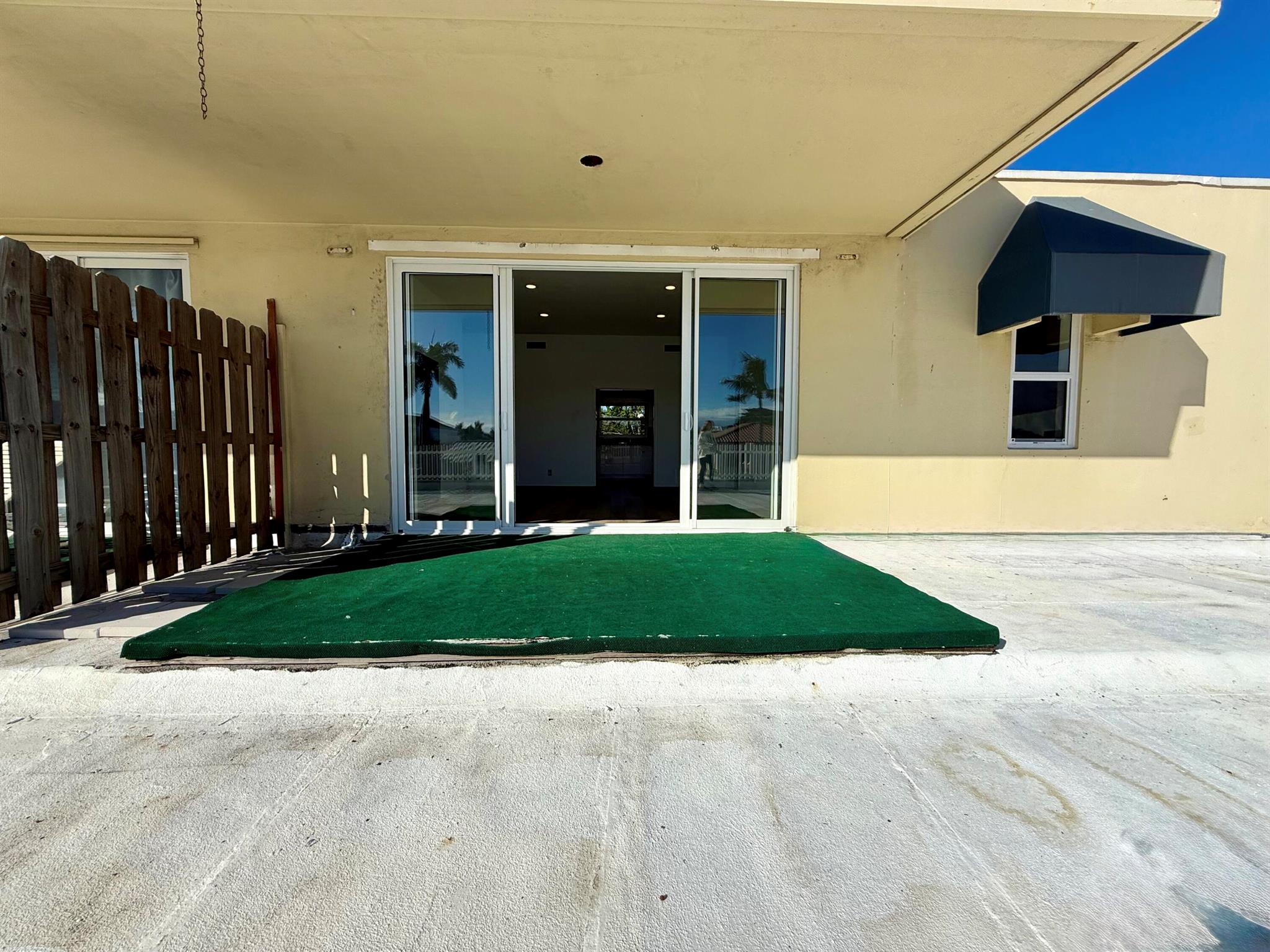 S/D OF 16-46-43 LYG E OF - Residential Lease