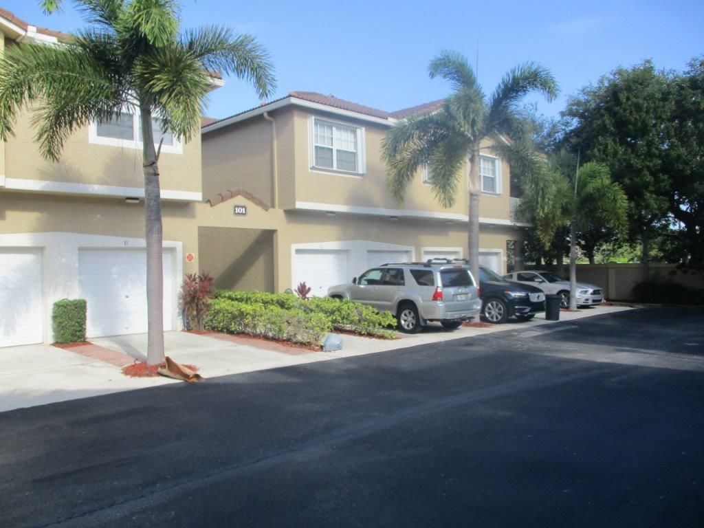 Photo of 101 Lighthouse I Circle #I, Tequesta, FL 33469 (MLS # R10733658)