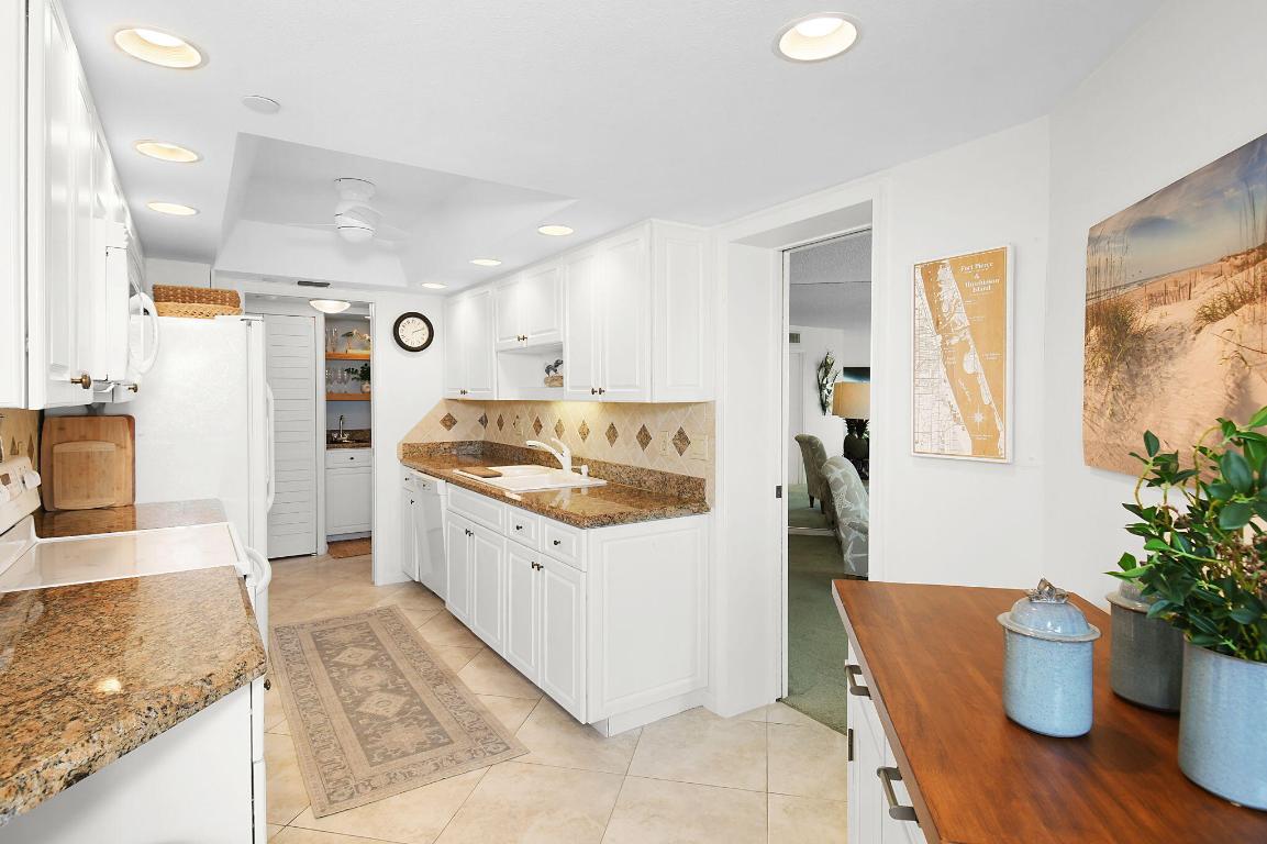 OCEAN VILLAGE - SEASCAPE II CONDOMINIUM - Residential