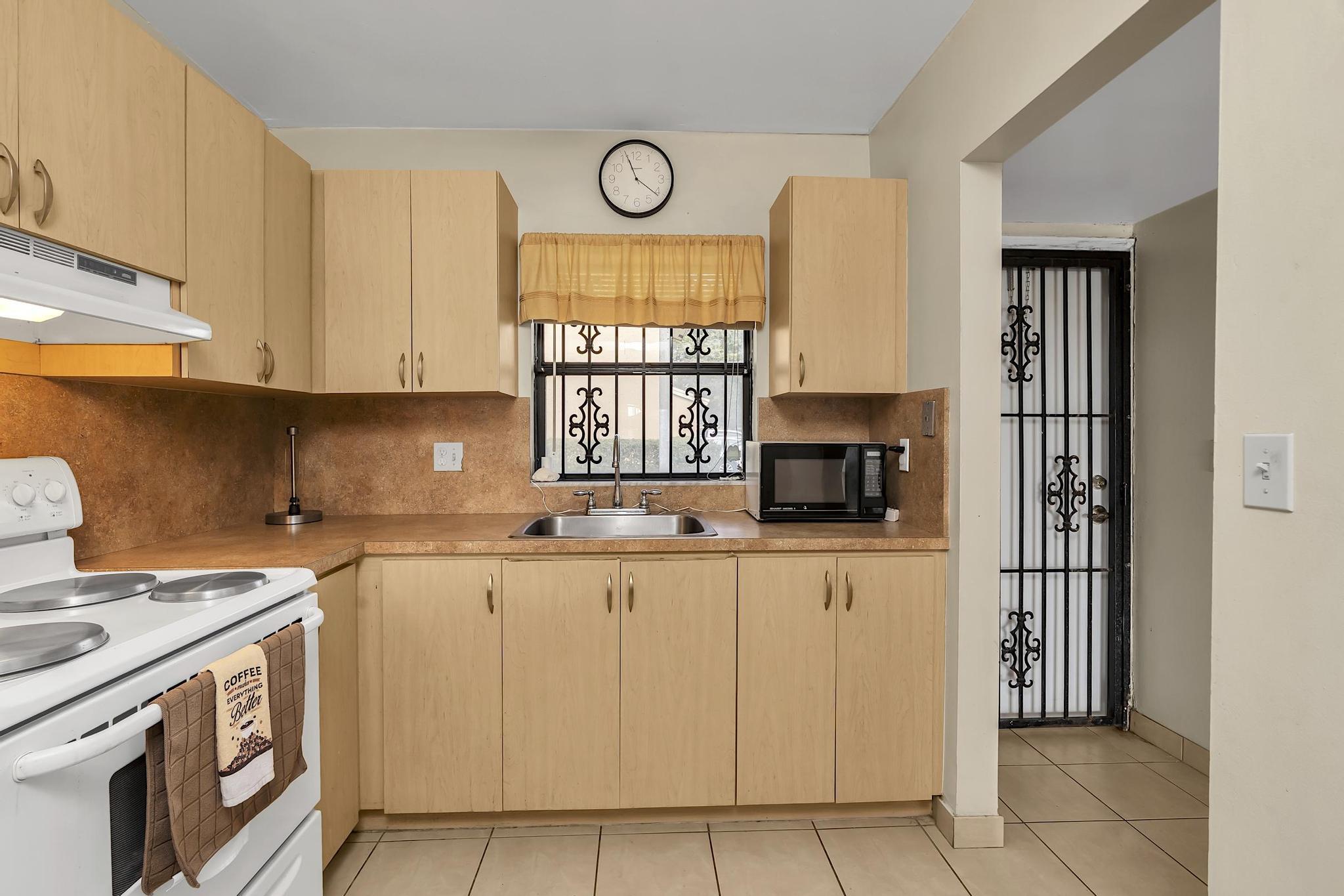 LAGO GRANDE ONE CONDO - Residential Lease