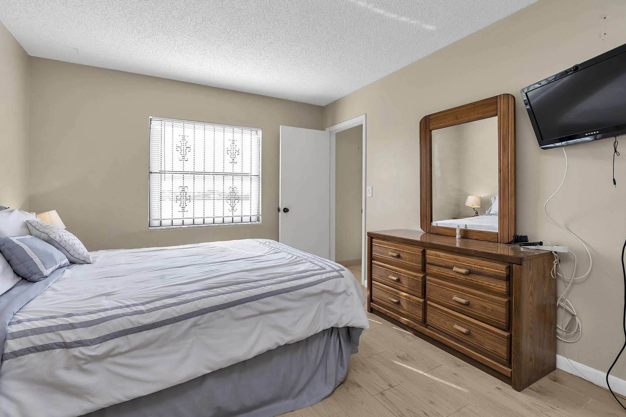 LAGO GRANDE ONE CONDO - Residential Lease