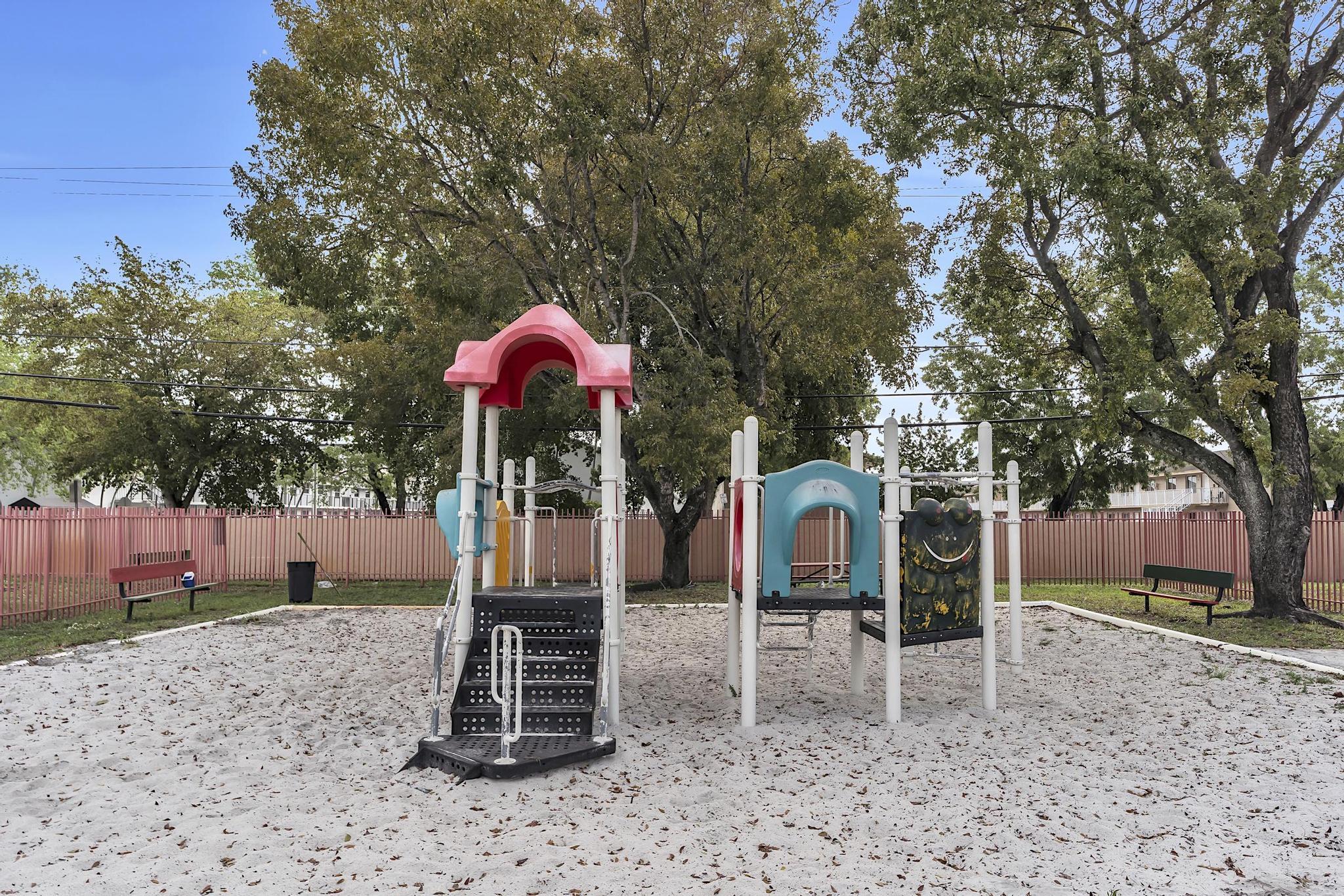 LAGO GRANDE ONE CONDO - Residential Lease