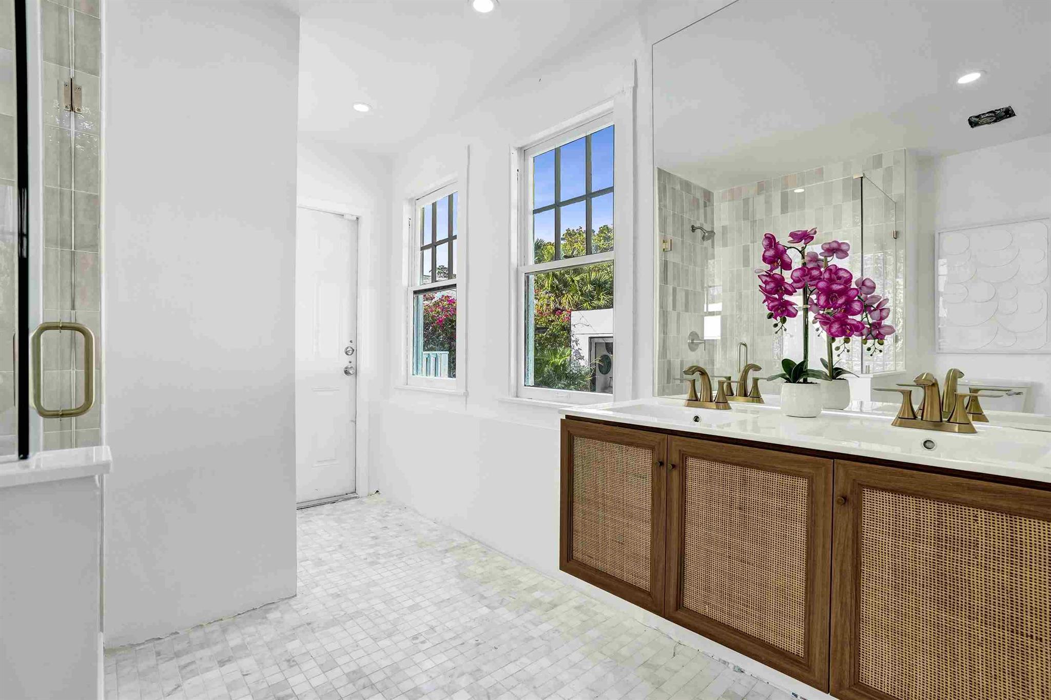 NORTHWOOD - Residential Lease