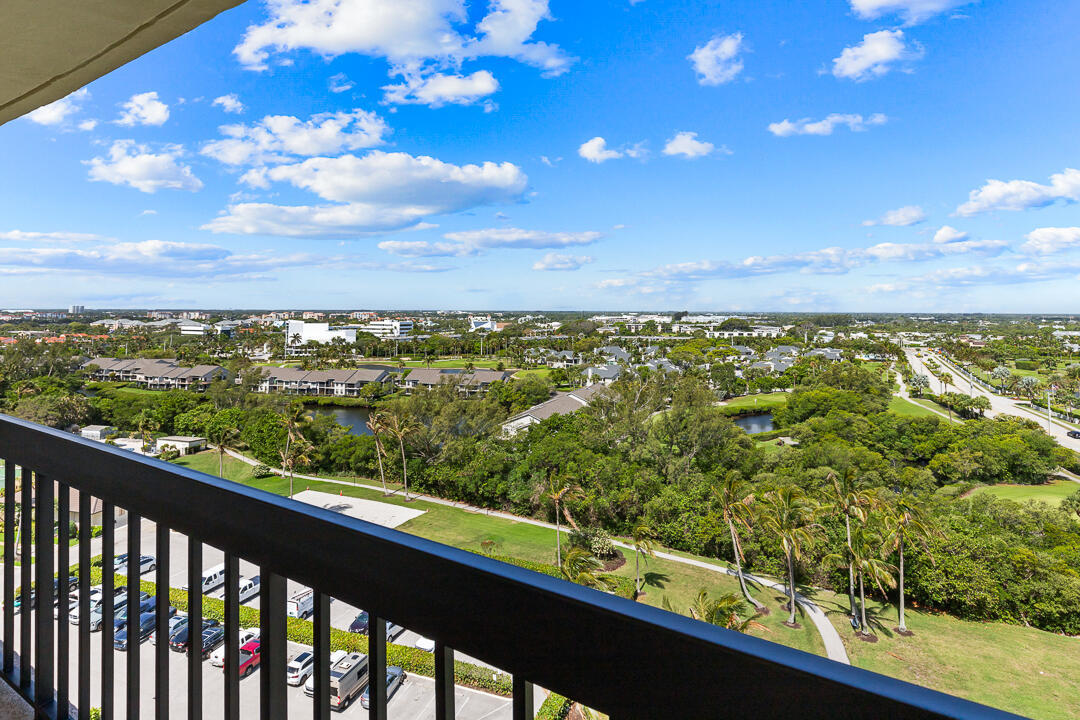 OCEAN TRAIL CONDO IV - Residential