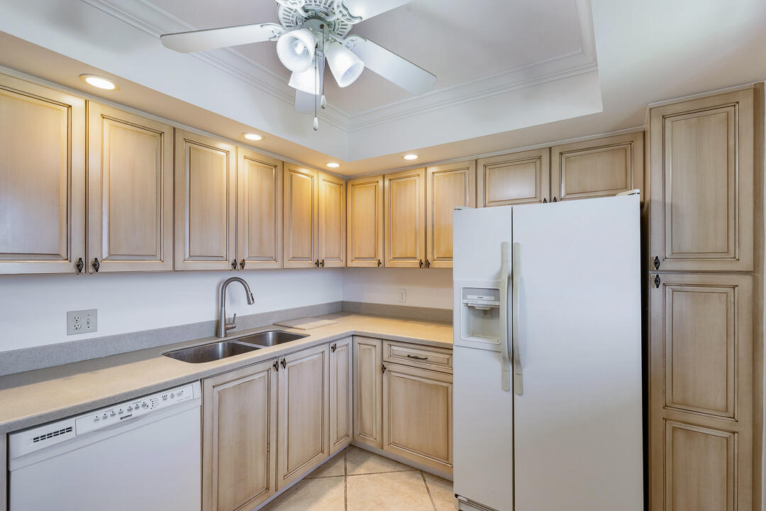 OCEAN TRAIL CONDO IV - Residential