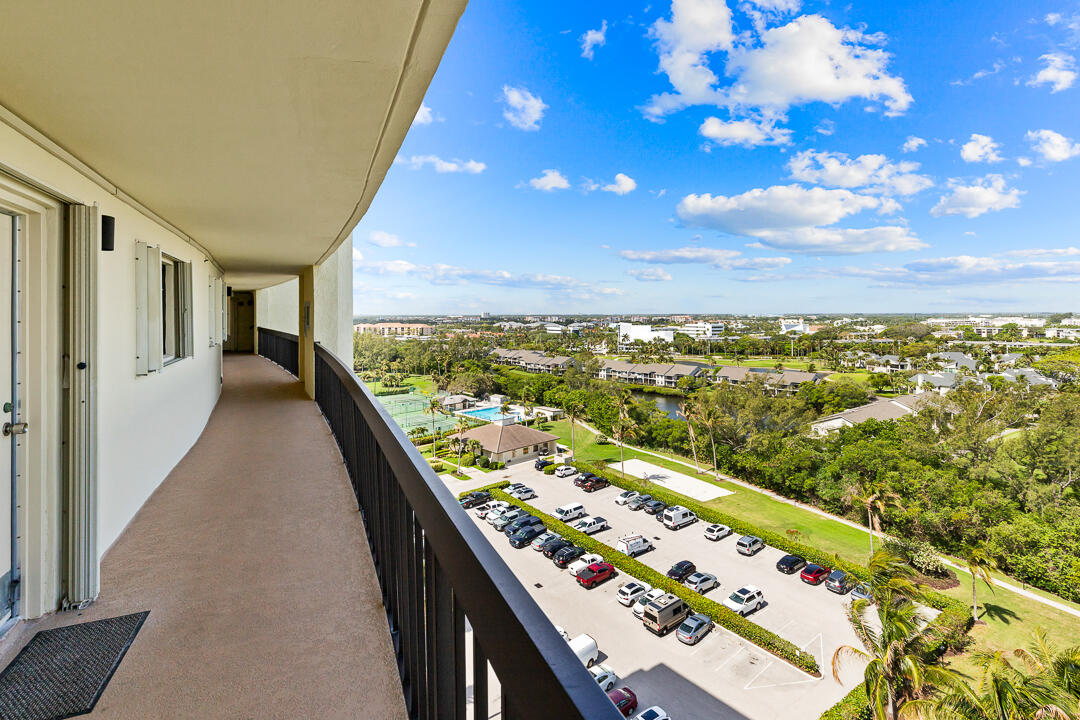 OCEAN TRAIL CONDO IV - Residential