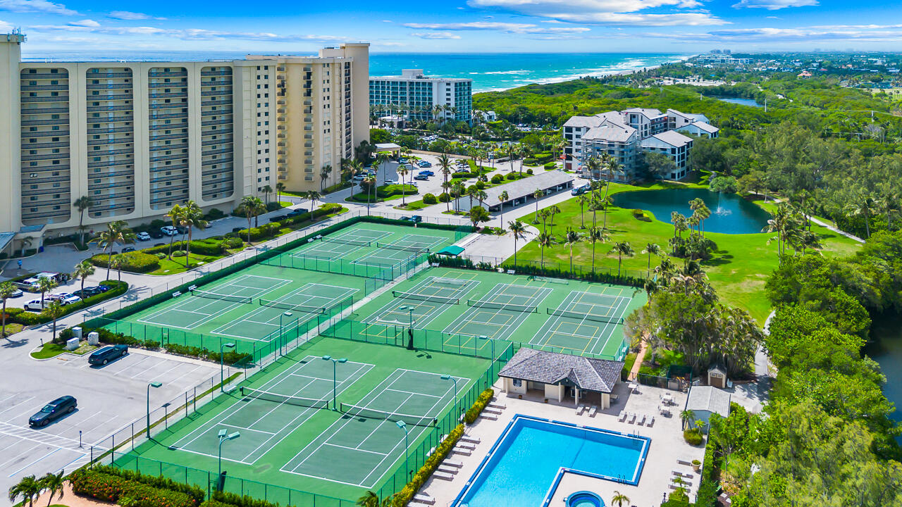 OCEAN TRAIL CONDO IV - Residential