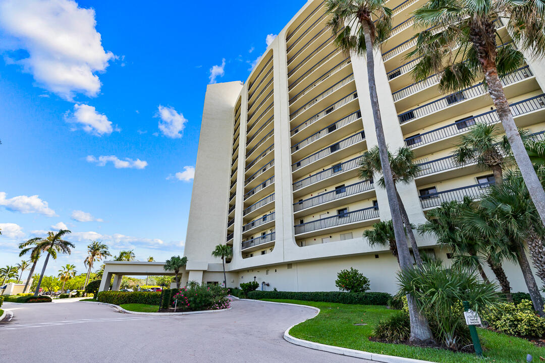 OCEAN TRAIL CONDO IV - Residential