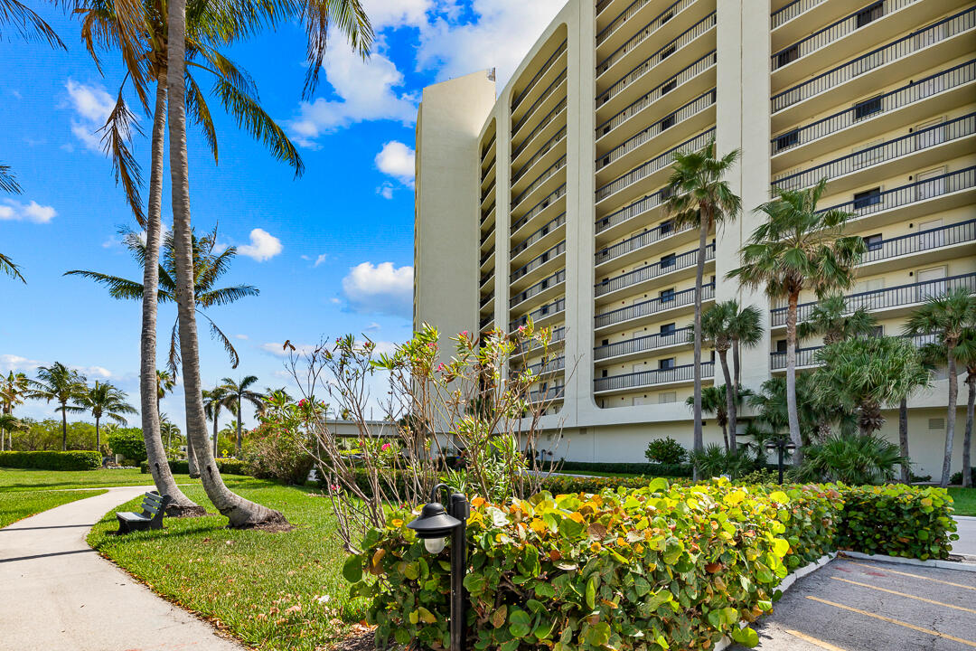 OCEAN TRAIL CONDO IV - Residential