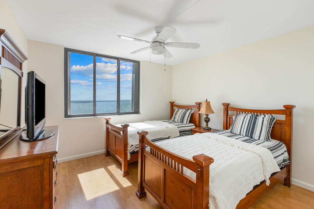 OCEAN TRAIL CONDO IV - Residential
