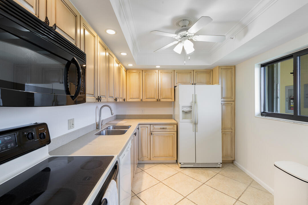 OCEAN TRAIL CONDO IV - Residential
