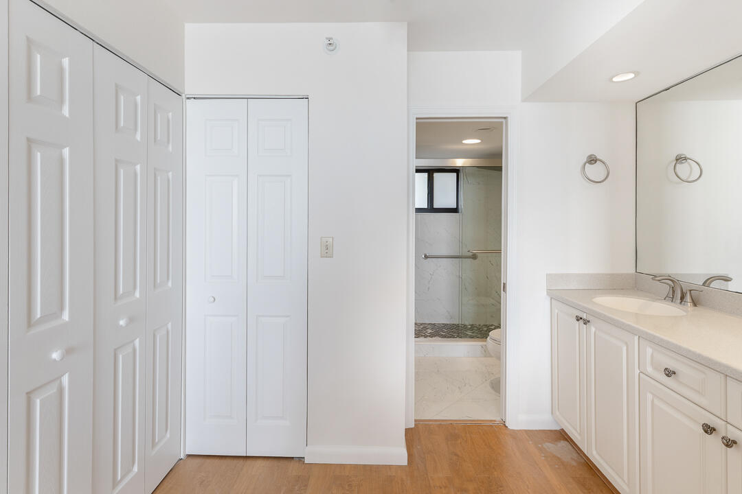 OCEAN TRAIL CONDO IV - Residential