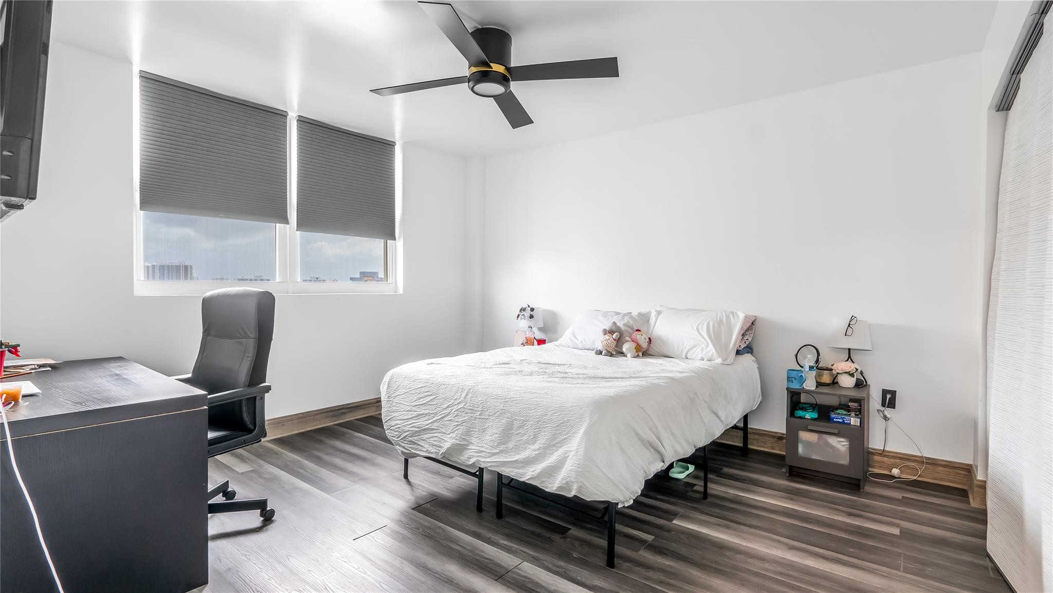 PLAZA TOWERS NORTH CONDO - Residential