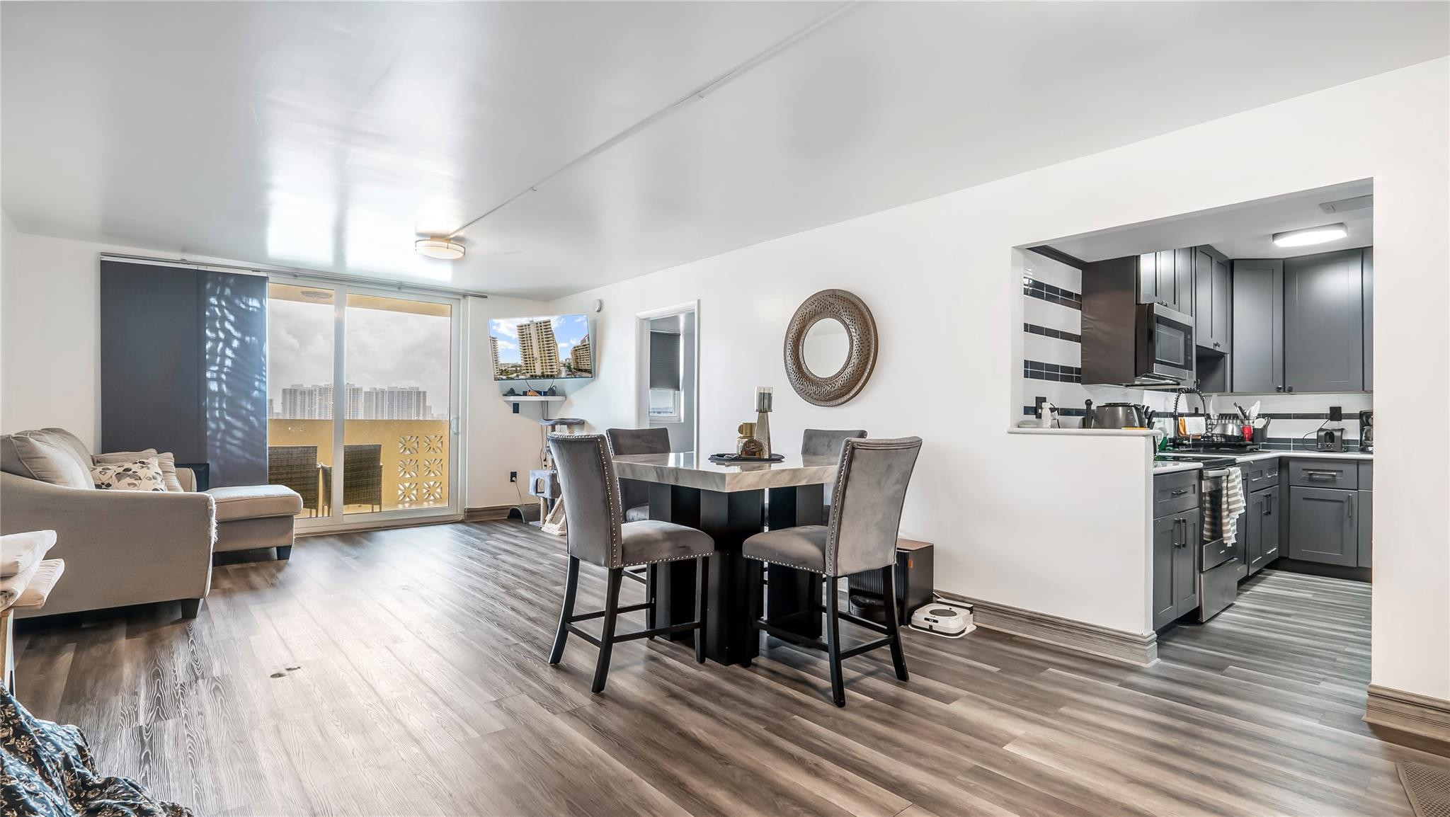 1833 S Ocean Drive 1608