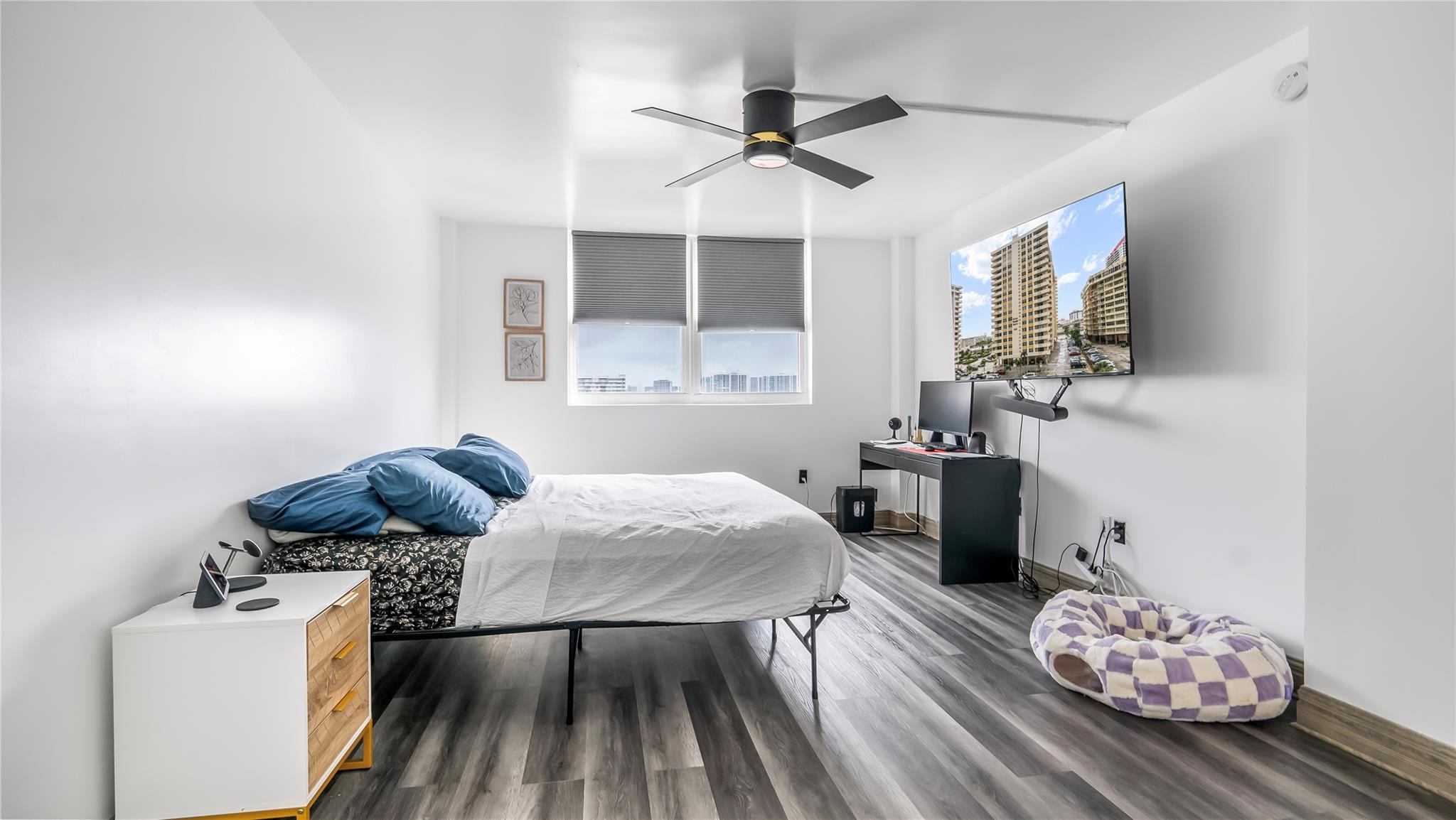 PLAZA TOWERS NORTH CONDO - Residential