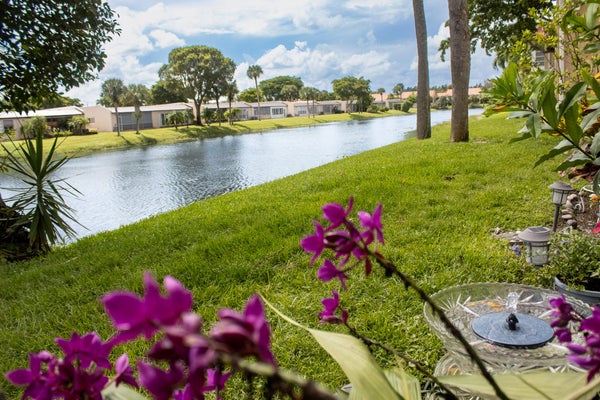 108 LAKE EVELYN DR, WEST PALM BEACH, FL 33411 - Image c441c33ced905f8d01bfb7ea2f7746a5/1218979758