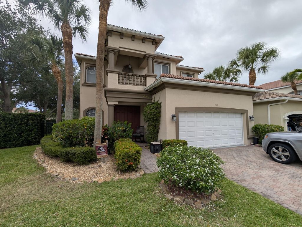 Photo of 7209 Shady Grove Lane, Boynton Beach, FL 33436 (MLS # F10500327)