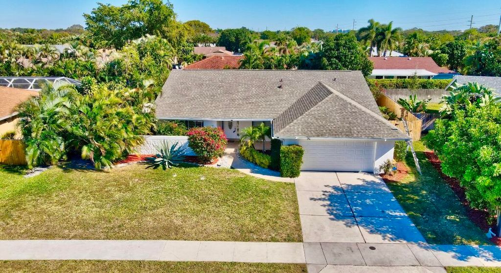 Photo of 17768 Maplewood Drive, Boca Raton, FL 33487 (MLS # B26027634)