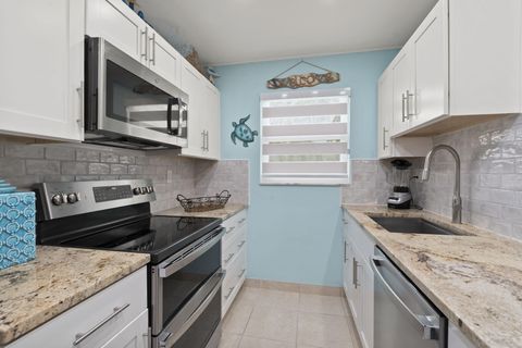 Tiny photo for 1177 S Drive Circle #B, Delray Beach, FL 33445 (MLS # B26019686)