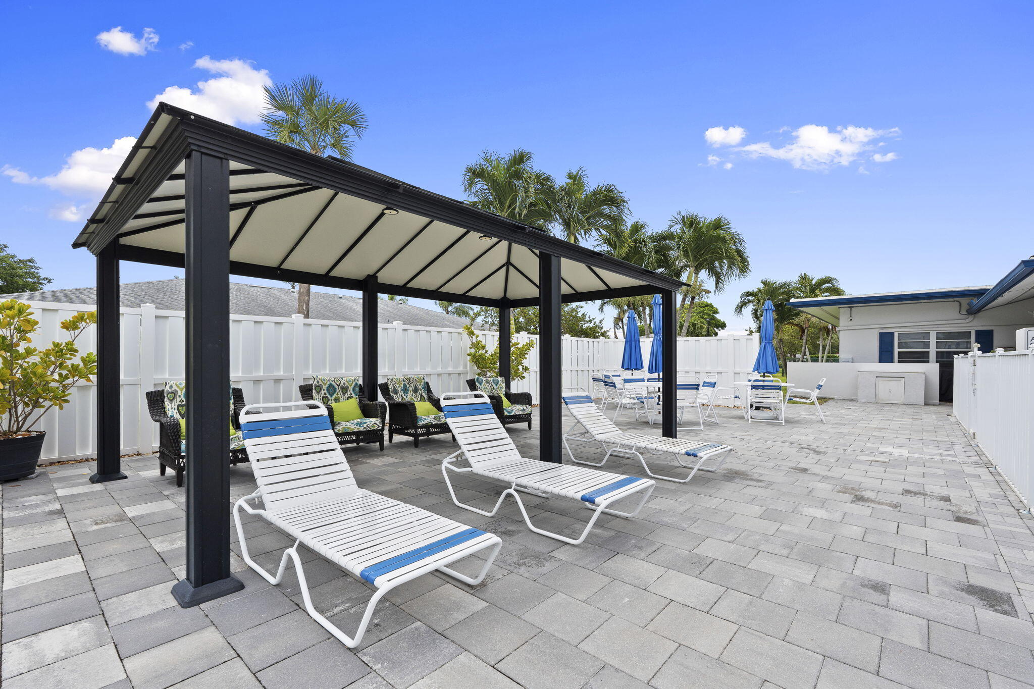 HIGH POINT OF DELRAY SEC 5 CONDO - Residential