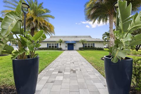 Tiny photo for 1177 S Drive Circle #B, Delray Beach, FL 33445 (MLS # B26019686)