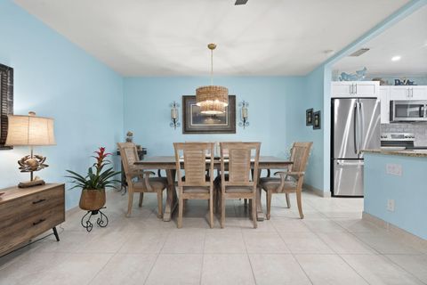 Tiny photo for 1177 S Drive Circle #B, Delray Beach, FL 33445 (MLS # B26019686)