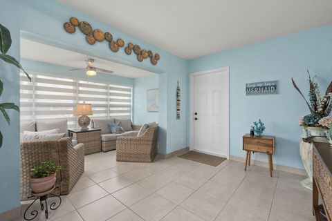 Tiny photo for 1177 S Drive Circle #B, Delray Beach, FL 33445 (MLS # B26019686)